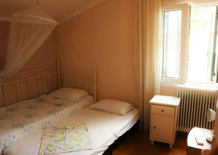 Mon Repos Two Floor *